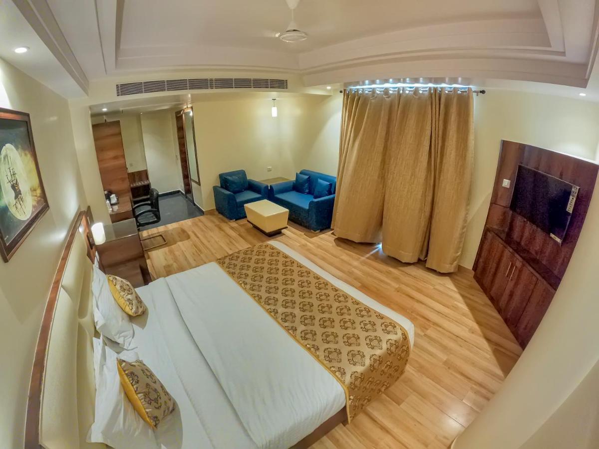 Hotel Hira Inn-10Mins From Railway Station & Bus Station Allāhābād Junction المظهر الخارجي الصورة