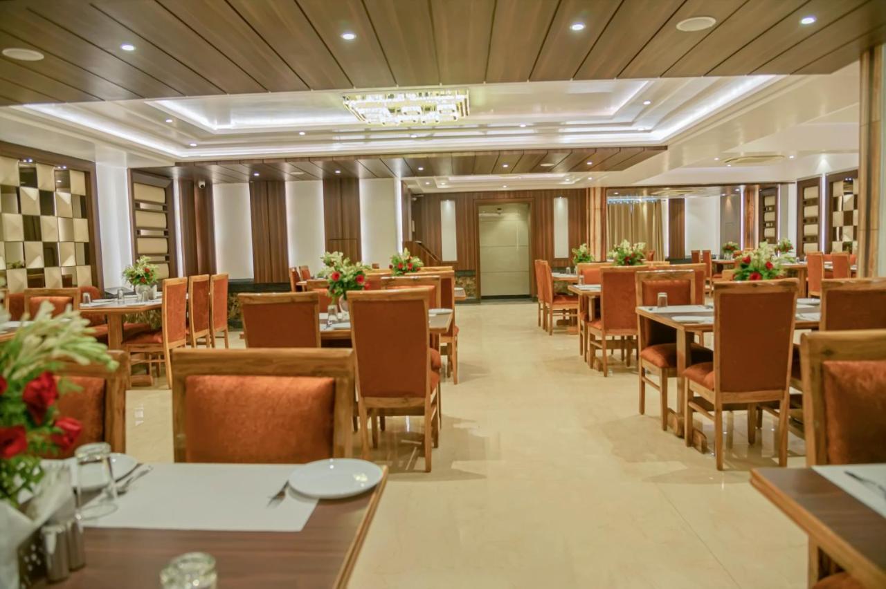 Allāhābād Junction Hotel Hira Inn-10Mins From Railway Station & Bus Station المظهر الخارجي الصورة