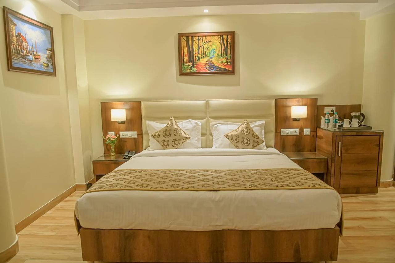 Hotel Hira Inn-10Mins From Railway Station & Bus Station Allāhābād Junction المظهر الخارجي الصورة