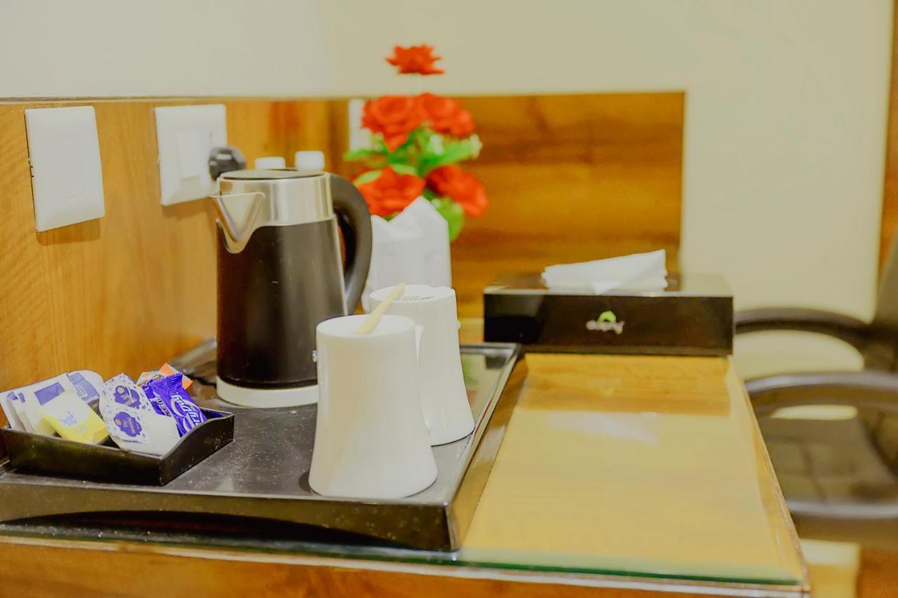 Hotel Hira Inn-10Mins From Railway Station & Bus Station Allāhābād Junction المظهر الخارجي الصورة