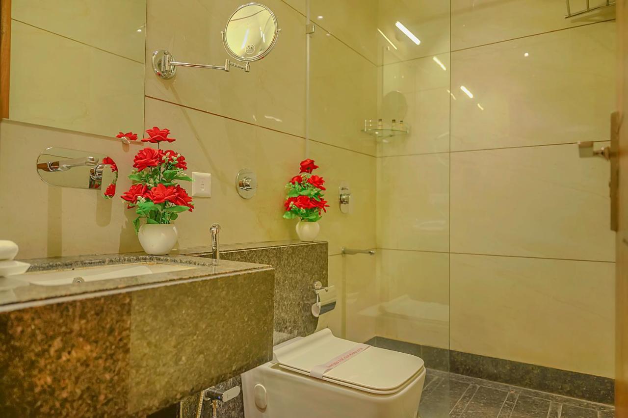 Hotel Hira Inn-10Mins From Railway Station & Bus Station Allāhābād Junction المظهر الخارجي الصورة