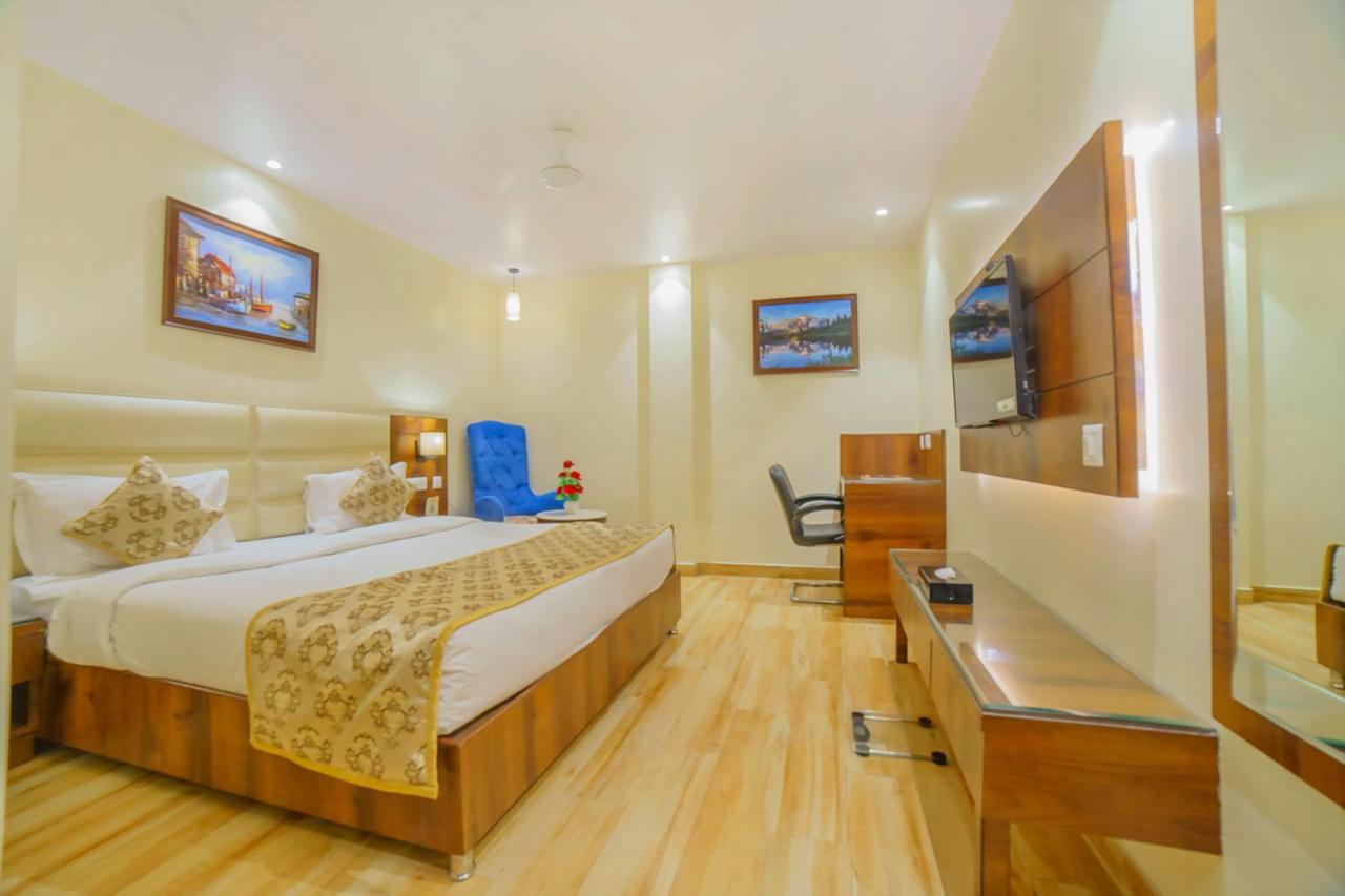 Allāhābād Junction Hotel Hira Inn-10Mins From Railway Station & Bus Station المظهر الخارجي الصورة