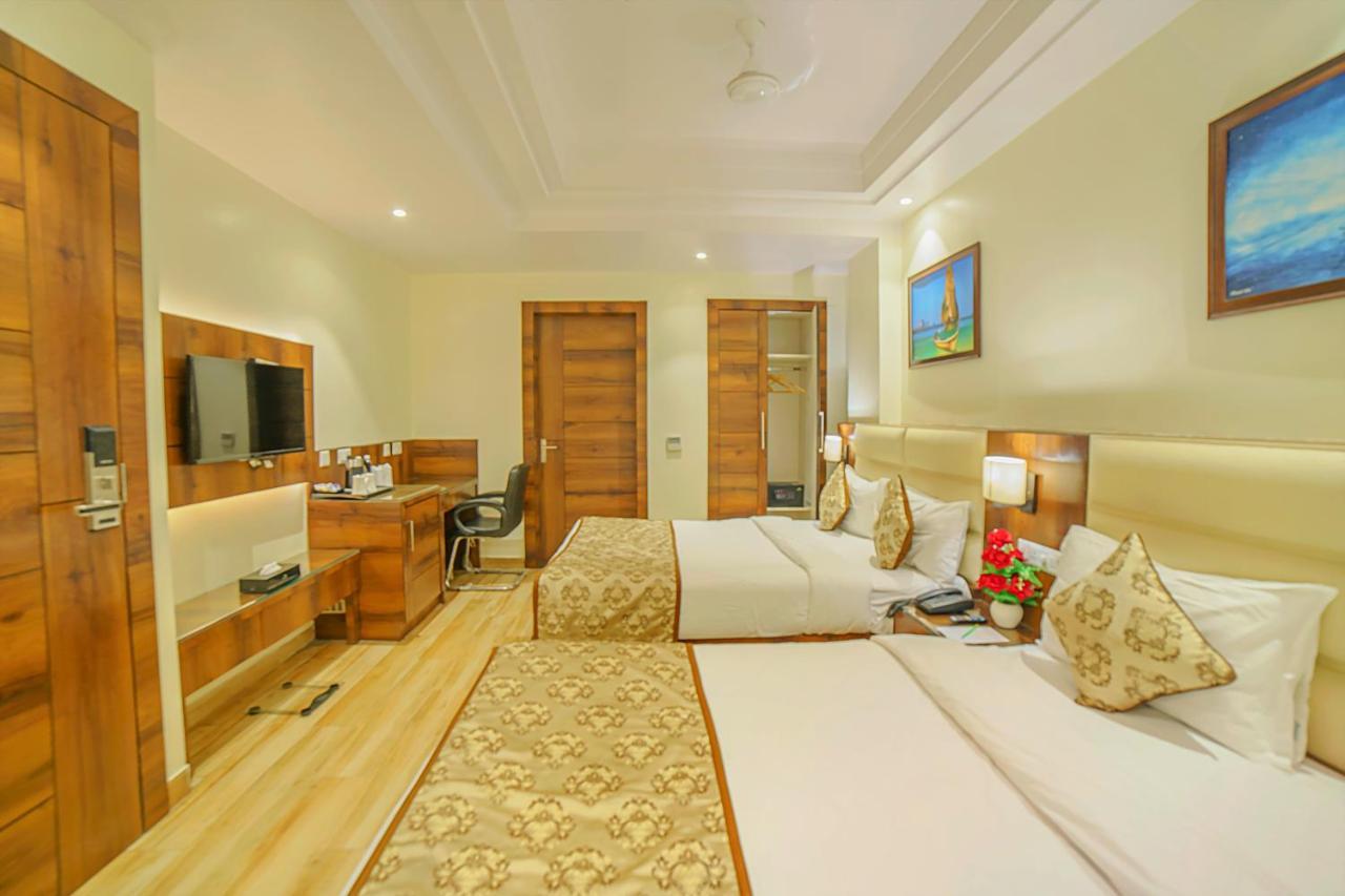 Hotel Hira Inn-10Mins From Railway Station & Bus Station Allāhābād Junction المظهر الخارجي الصورة